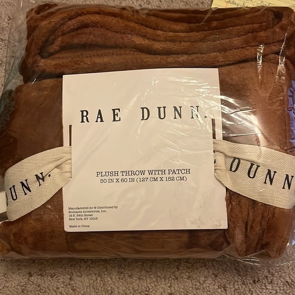 Hard to find  Rae Dunn Happy Halloween Plush Throw Blanket with Patch 50x60” - Picture 6 of 6